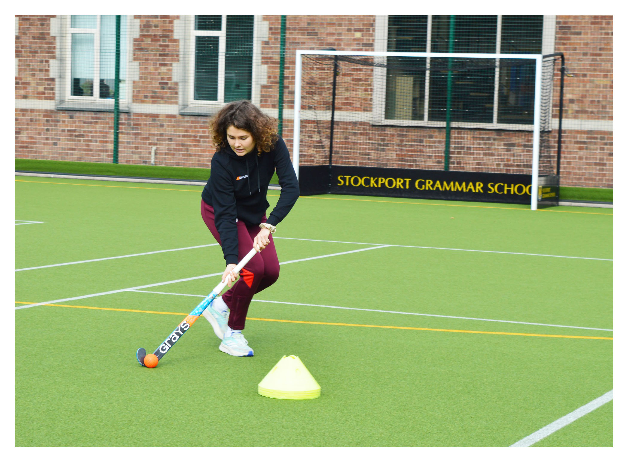Holly Hunt delivering a hockey training session